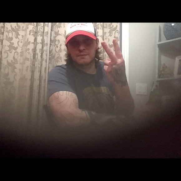 Meet your Posher, Kevin - Picture 3 of 3